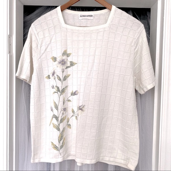 Alfred Dunner Vintage Short Sleeve Sweater - Purple and Green Floral Detail - Picture 5 of 6